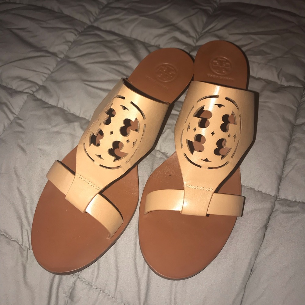 Sandals, Fits more like an 8.5
